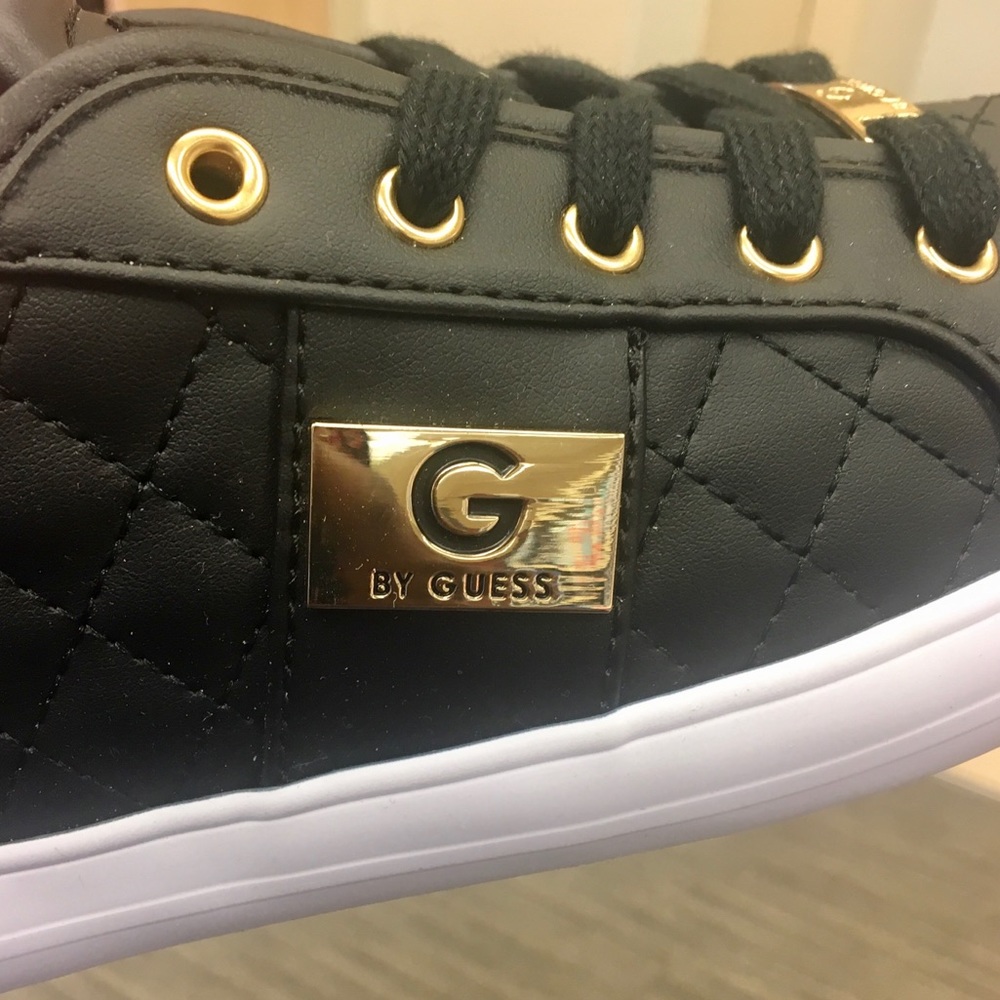 Sneakers - Picture 4 of 6